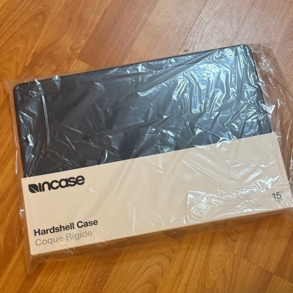 NEW Incase Hardshell 2pc Case for a‎ 15-inch MacBook Pro